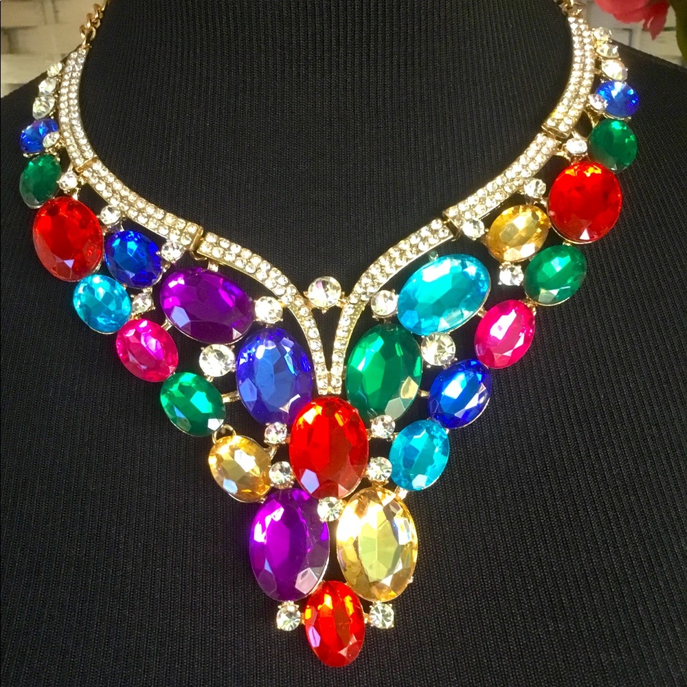 ❤️See New Listing ❤️ Multi Color Rhinestone  Bib Statement Necklace Earring Set - Picture 2 of 6
